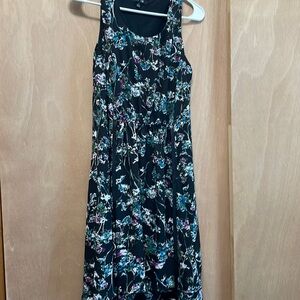 Women’s floral dress with waist tie